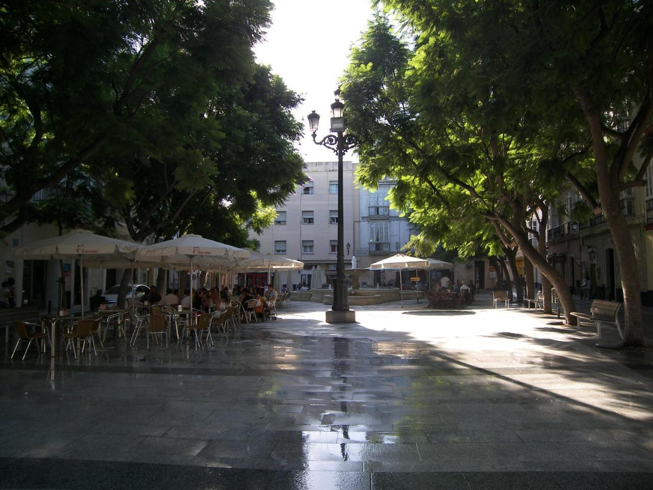 Apartamento 19 Dias Y Muchas Noches Cadiz Exterior photo