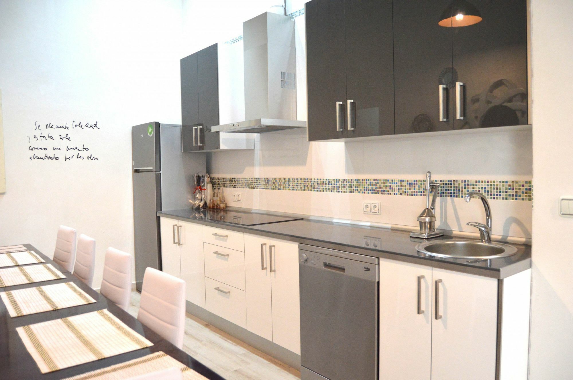 Apartamento 19 Dias Y Muchas Noches Cadiz Exterior photo