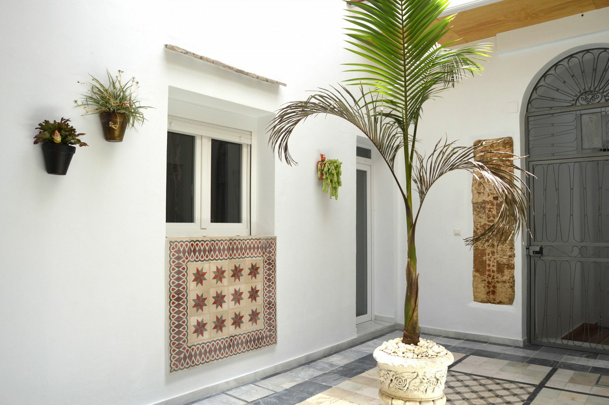 Apartamento 19 Dias Y Muchas Noches Cadiz Exterior photo